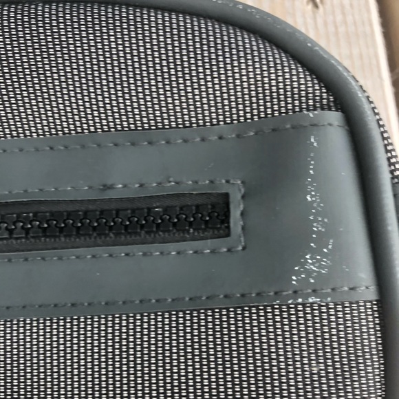 Versace Parfums Grey Travel Toiletry Bag - Picture 4 of 8